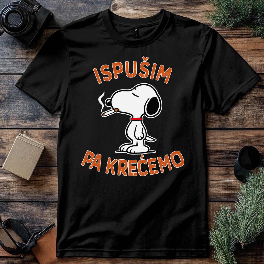 Crna pamučna majica sa natpisom Ispušim pa krećemo.