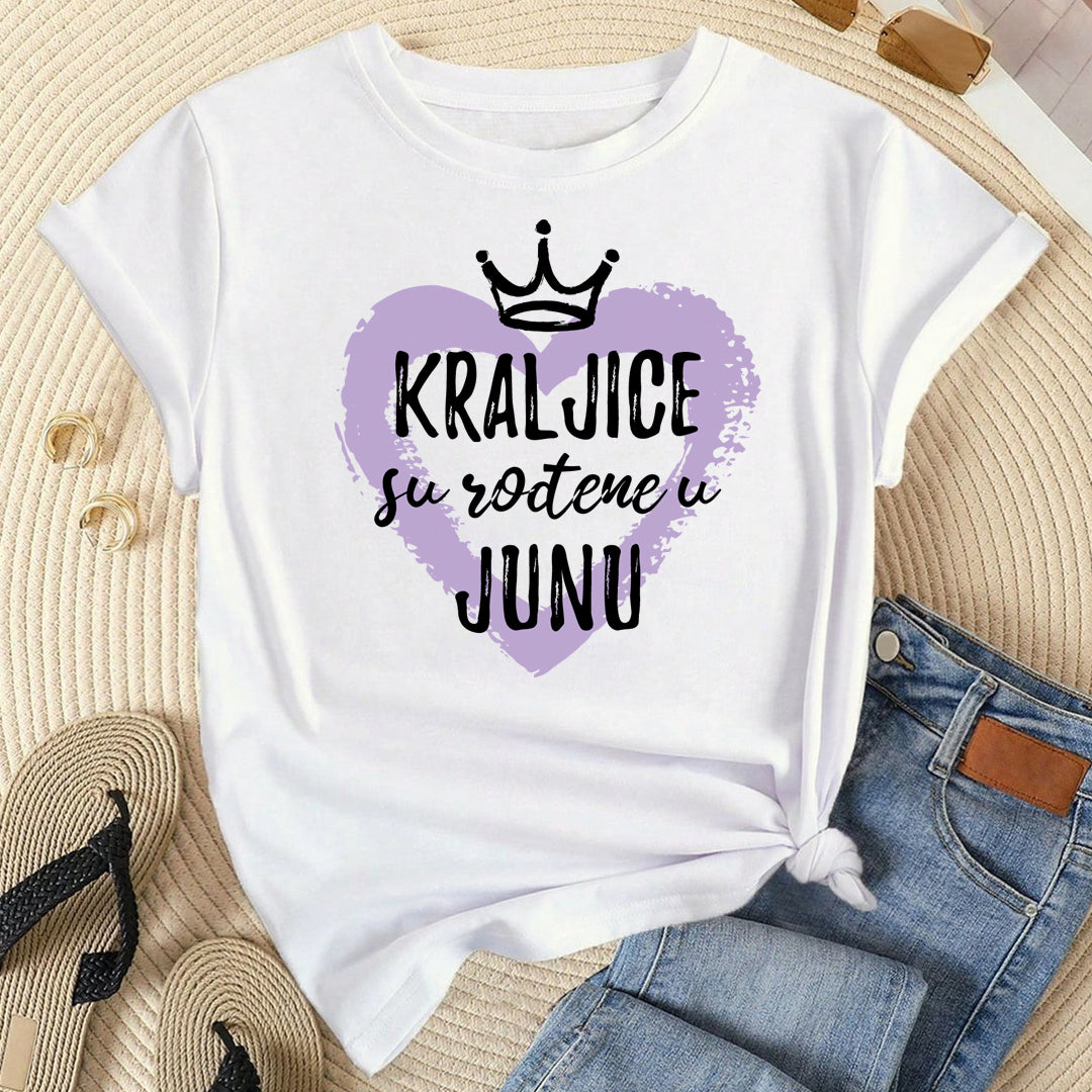 bela majica sa tekstom kraljice su rodjene u junu i lila srcem