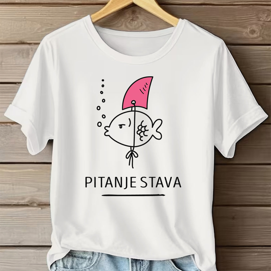 bela majica sa ilustracijom i tekstom pitanje stava