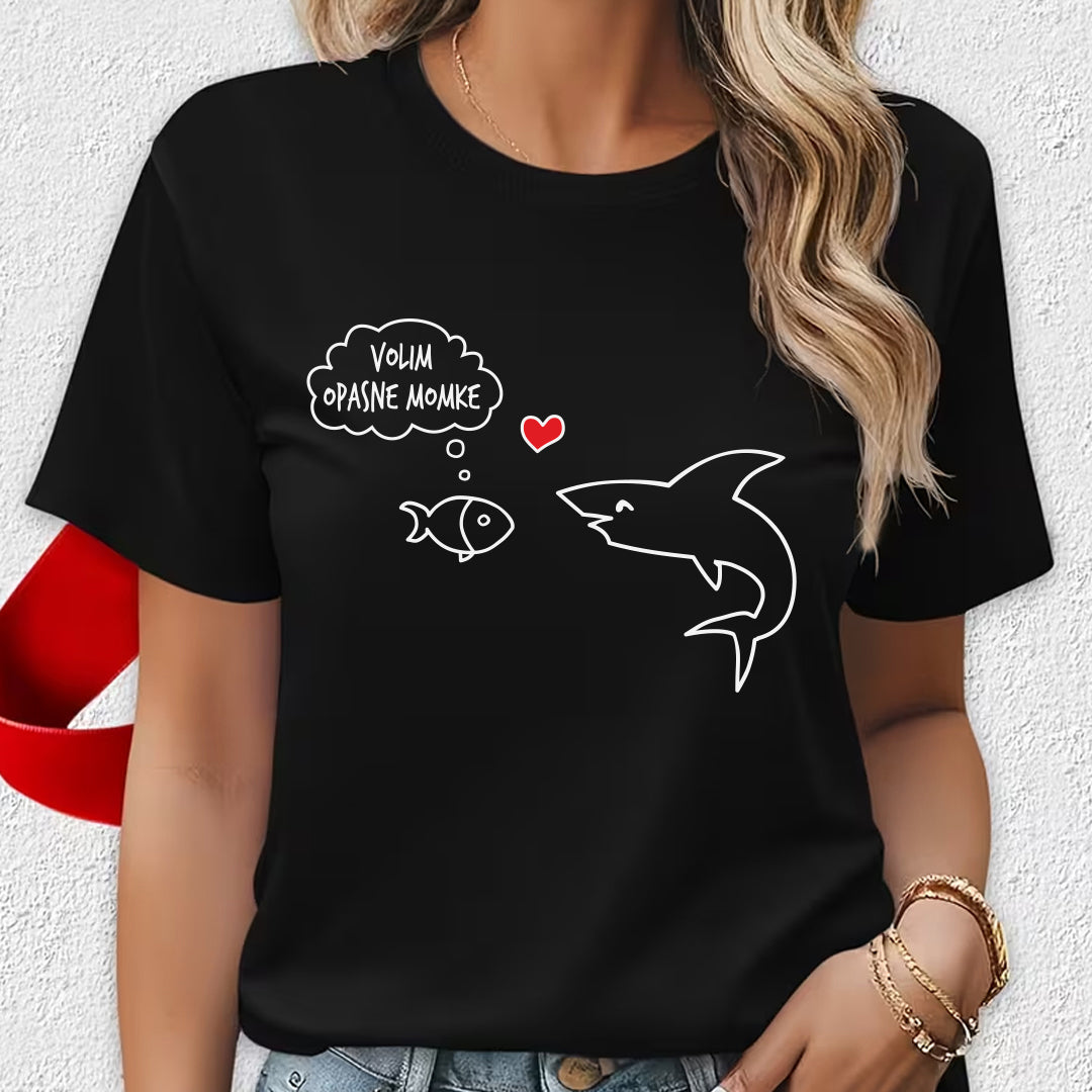 crna majica sa ilustracijom i tekstom volim opasne momke